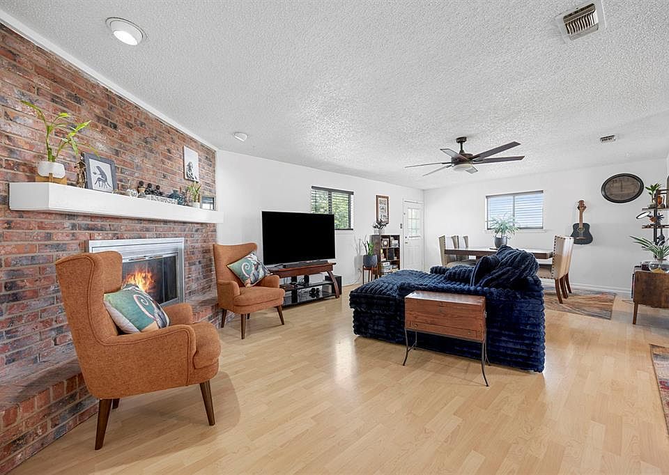 1st image of 706 Cambridge Dr