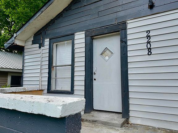 4th image of 2208 Mayfield Ave SW