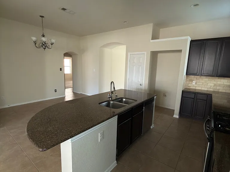 1513 Toucan Dr — Photo 9