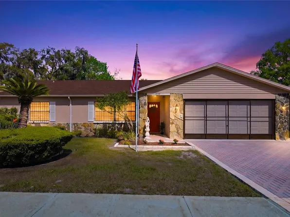 7832 McPherson Dr, New Port Richey, FL 34653