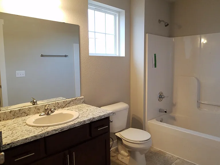 2nd full bath upstairs with tub/shower