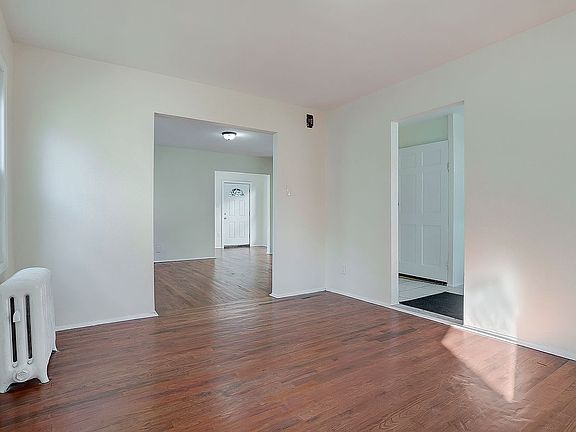 5th image of 20958 110th Ave