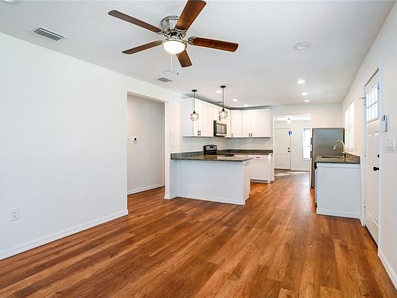 5th image of 808 E Orchid Ave