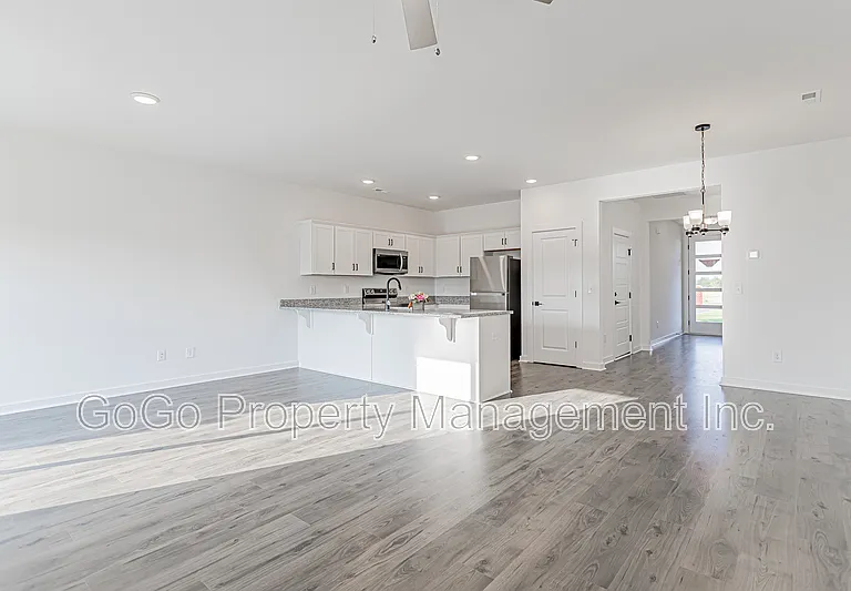 1411 Darrowby Way #1 — Photo 7