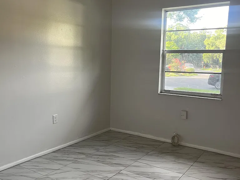 1304 Louis Ct #1 — Photo 14