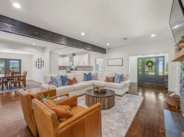 912 Calaveras St, Graham, TX 76450