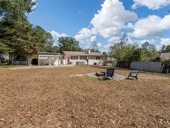 3rd image of 1929 Hargrove Rd E