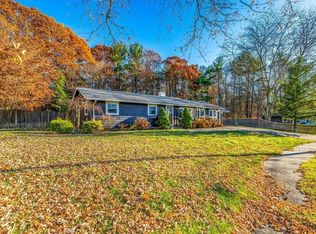 15 Arnold St, Holbrook, MA 02343
