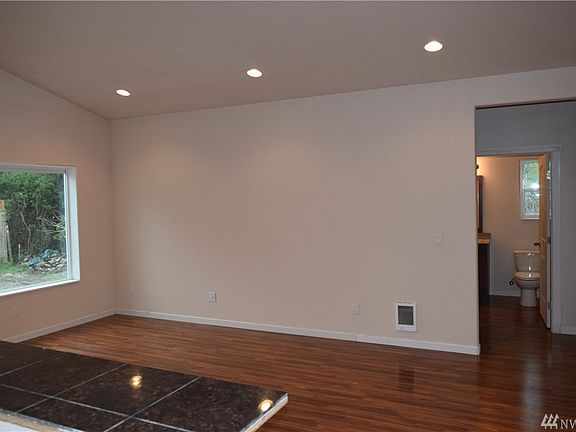 5th image of 181 Jib St NW