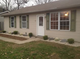 62 Cambridge Ave, Sicklerville, NJ 08081