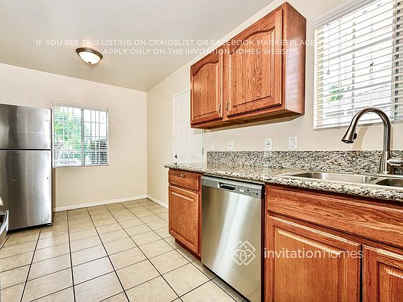 5th image of 819 W 148th Pl