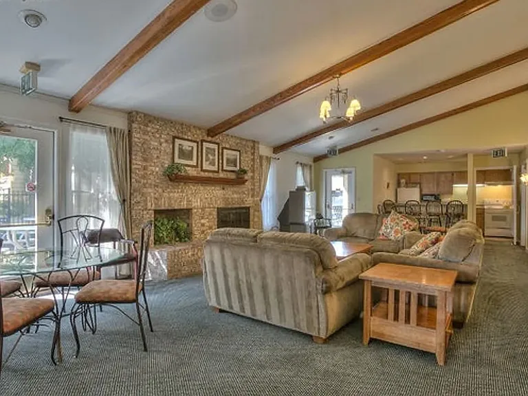 4670 White Rock Cir #4 — Photo 32