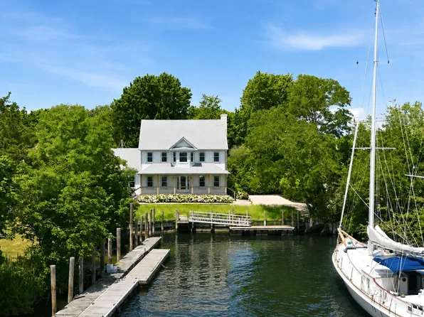 980 Manhasset Ave, Greenport, NY 11944