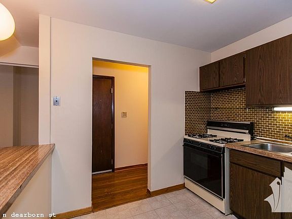 5th image of 1220 N Dearborn St #112