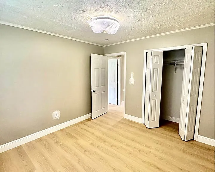 4910 Huppel Ave — Photo 8