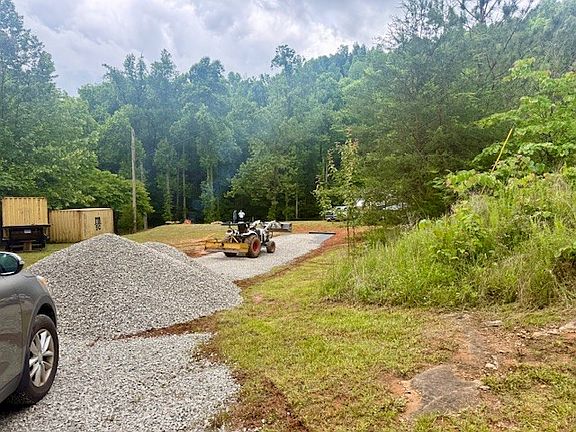 5th image of 2274 Byrdstown Hwy