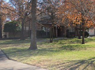208 Bent Tree Ct, Burleson, TX 76028
