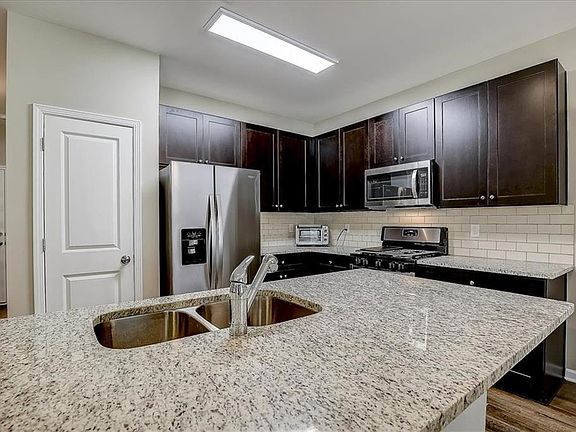 5th image of 6202 Lake Rock Ln