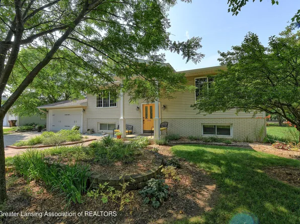 7930 Meadowlane Dr, Portland, MI 48875