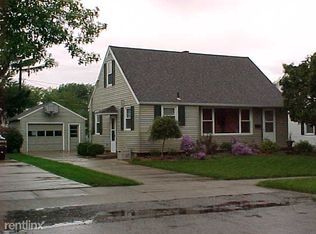 821 Morris Ave, Lansing, MI 48917