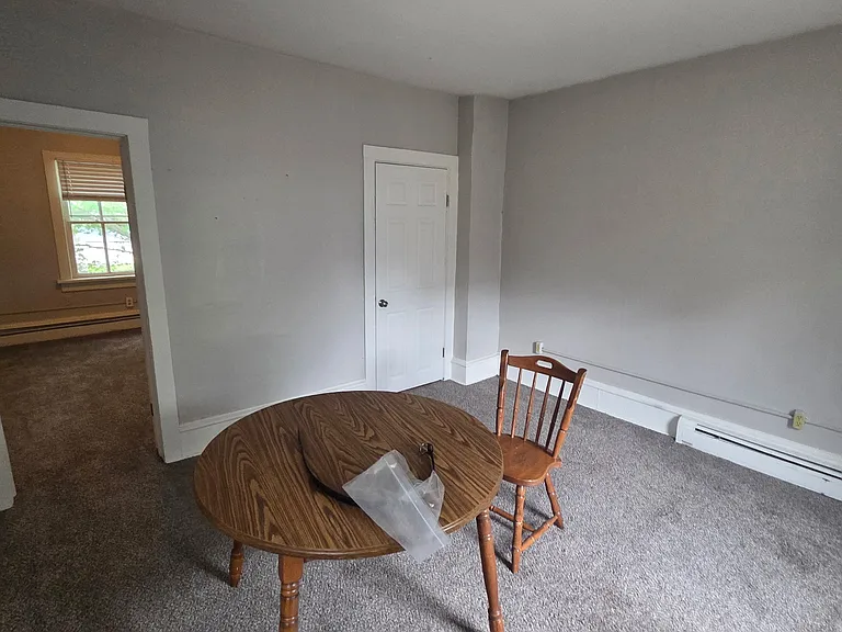 411 Barney St — Photo 3