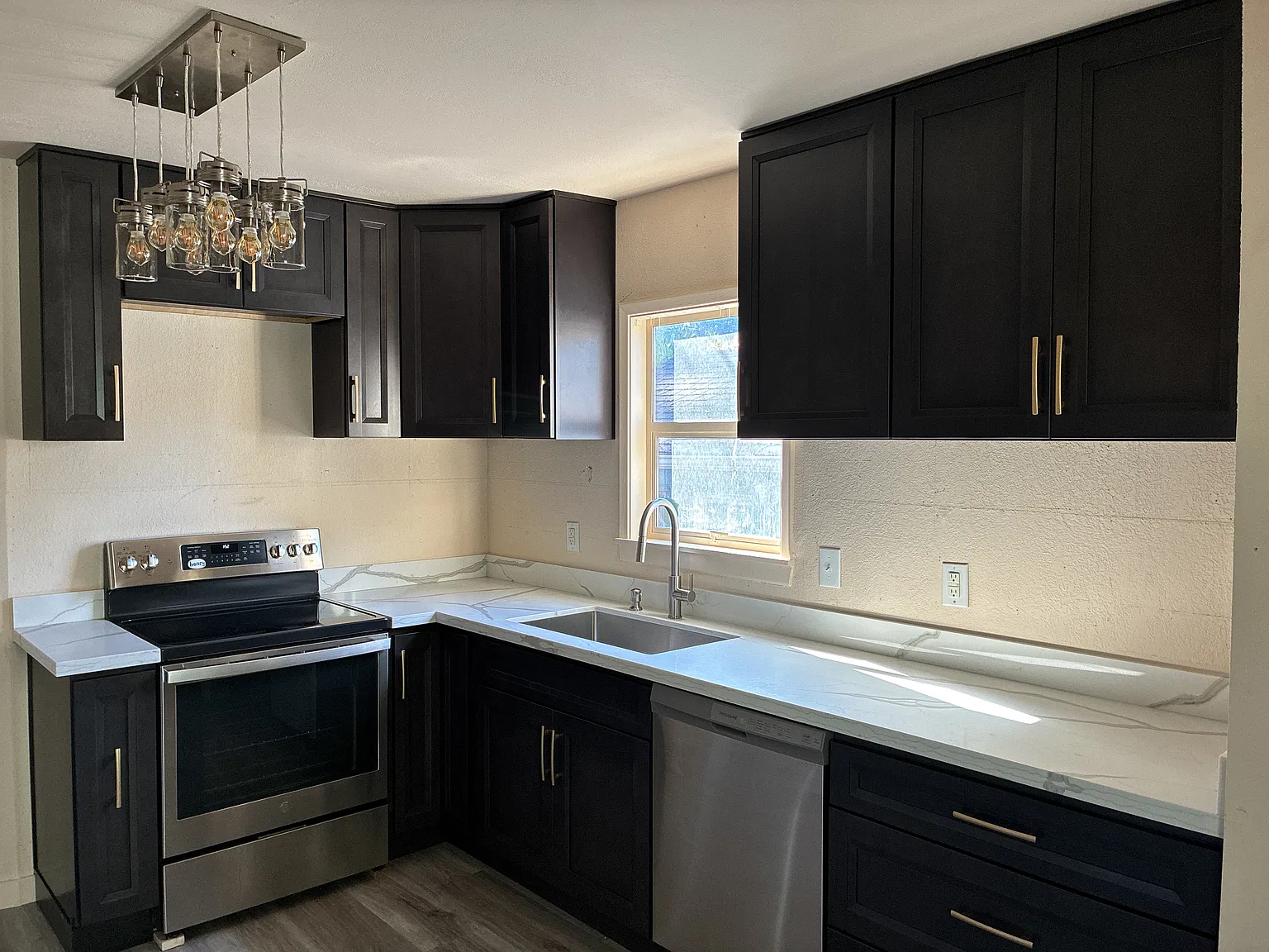 3 bed, 1450 sqft, $2,800 — Photo 3