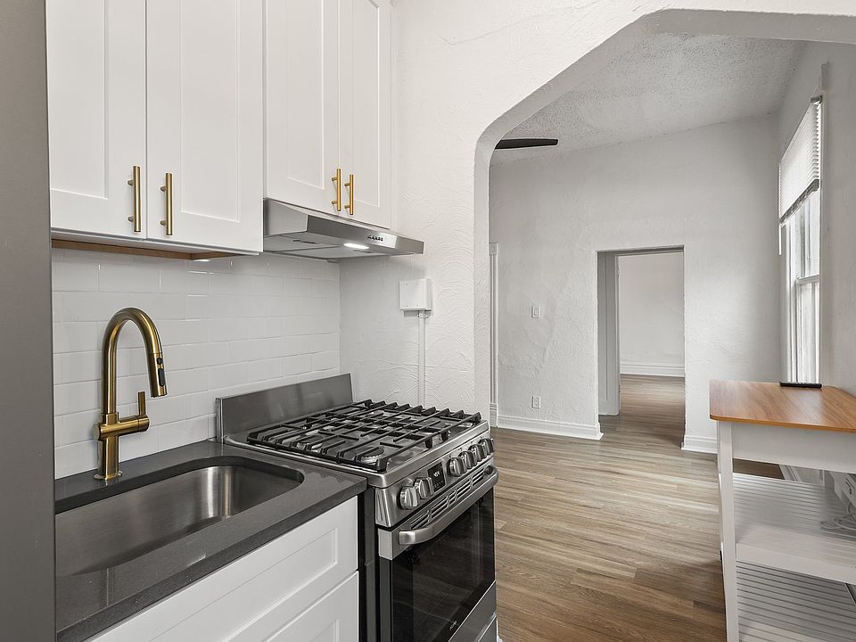 1st image of 1325 N Corona St APT 10