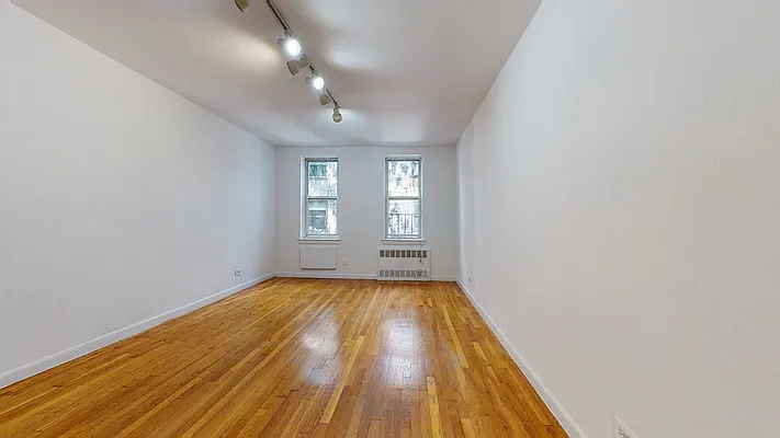 Rented by Bond New York | media 1