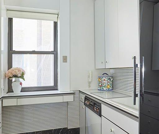 4th image of 969 Park Ave APT 10F