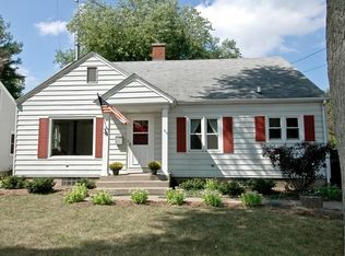 34 S Oak St, Crystal Lake, IL 60014