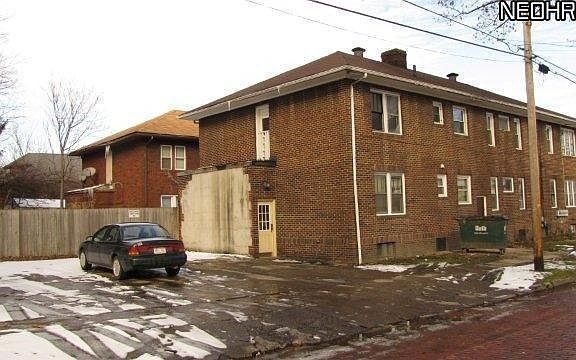 5th image of 550 Brown St