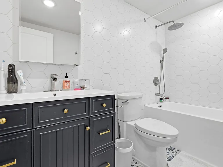 461 Pavonia Ave #1 — Photo 11