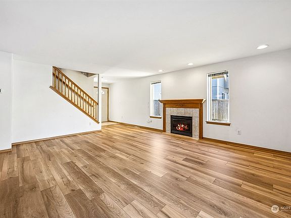 5th image of 17305 12th Avenue Ct E