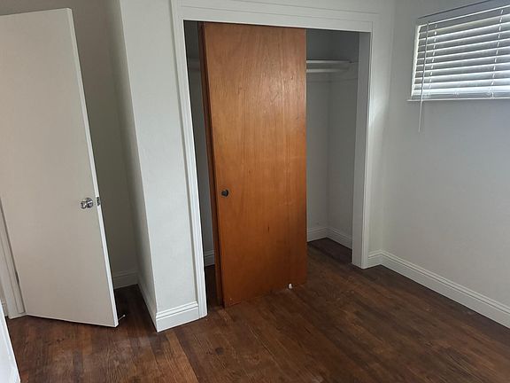 5th image of 444 E Donner Dr