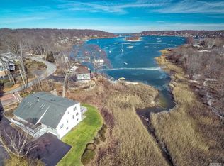 28 Harned Dr, Centerport, NY 11721