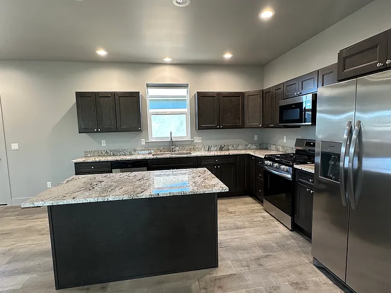 482 Cherry St — Photo 3
