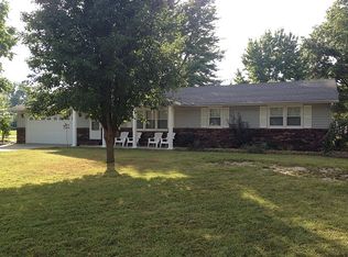 1007 Locust Ave, Neoga, IL 62447