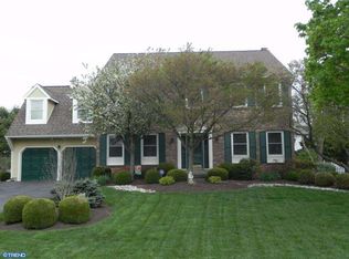 15 Teaberry Ln, Newtown, PA 18940