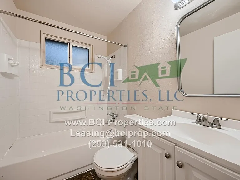 1122 Neil St NE — Photo 15