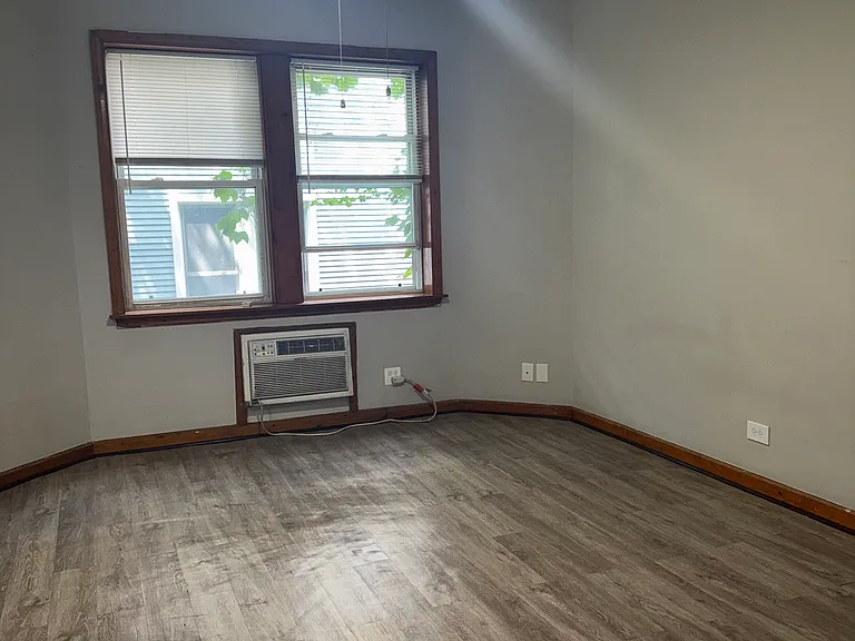 6726-2 N Glenwood Ave #104 — Photo 2
