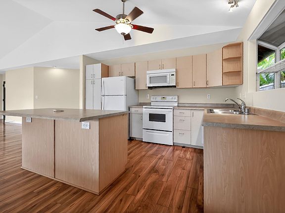 3rd image of 886 Mahealani St