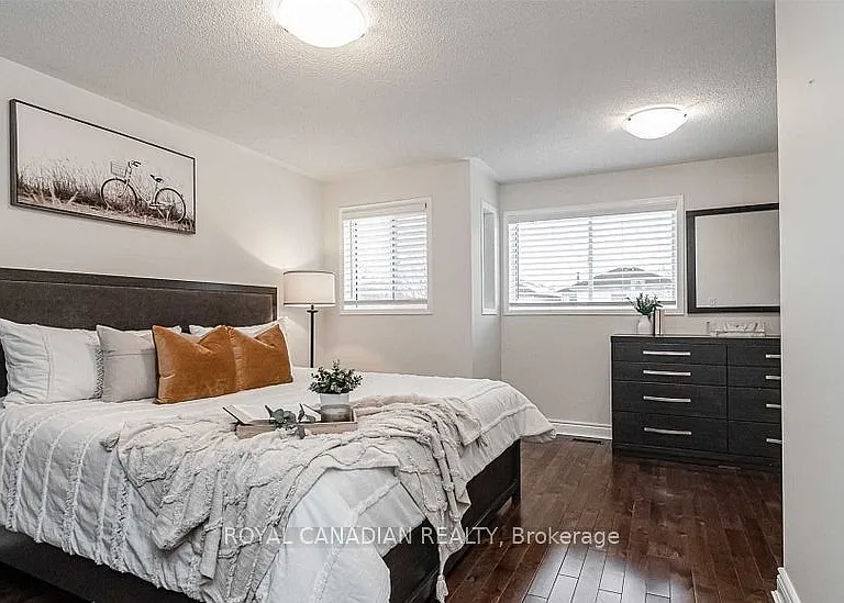 87 John Walter Cres — Photo 10