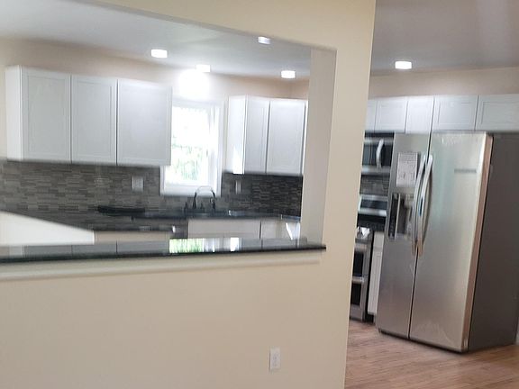 2nd image of 118 Brookside Rd
