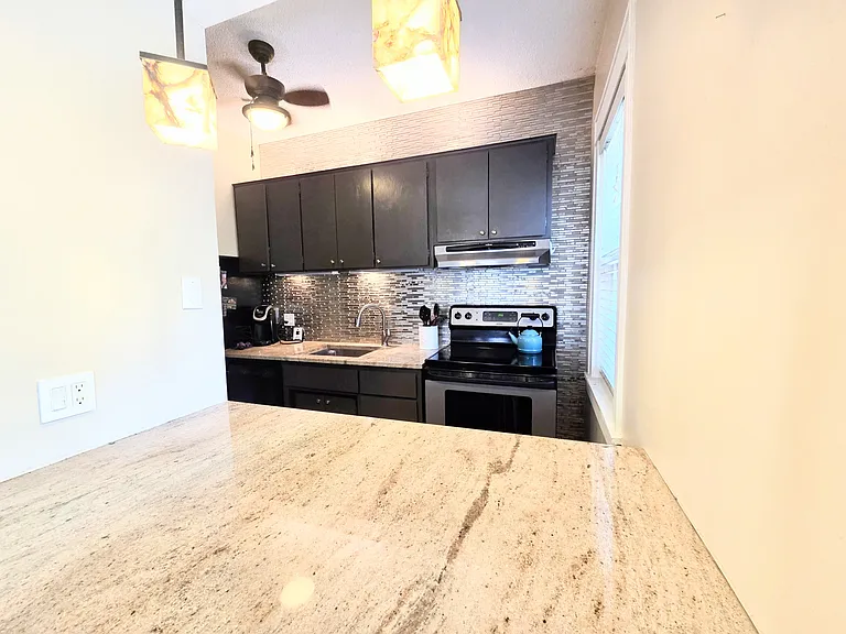 391 Laurel Ave #103 — Photo 6