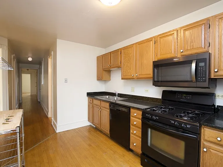 6717 N Sheridan Rd #S4 — Photo 4