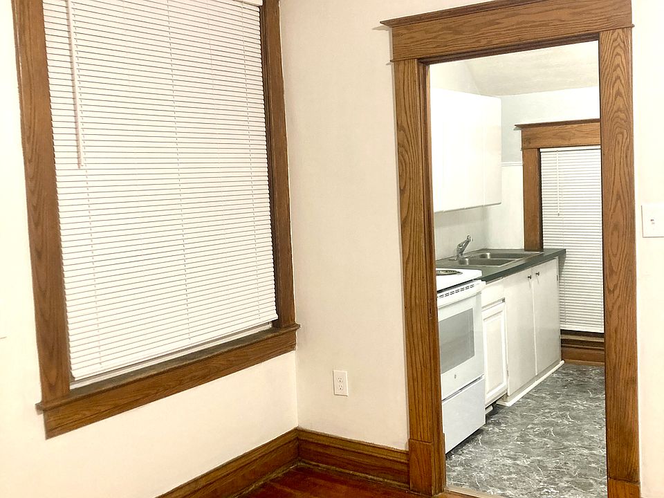 Living Area facing the kitchen