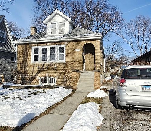 2nd image of 1621 South Blvd