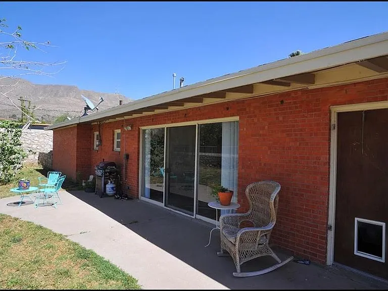 4233 Hampshire Ln — Photo 11