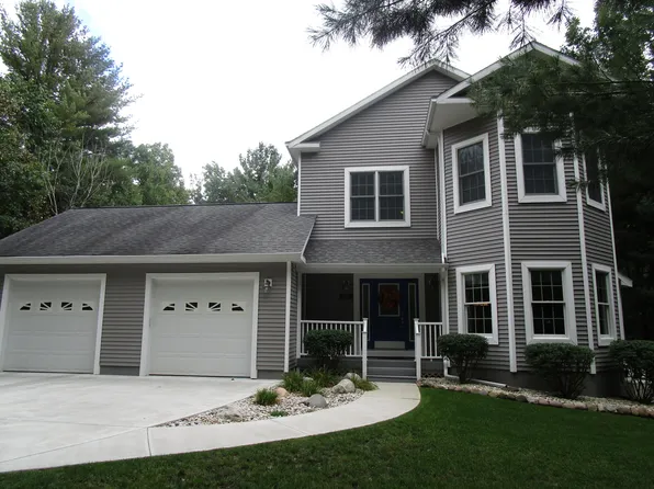 6927 Chippewa Trl, Indian River, MI 49749