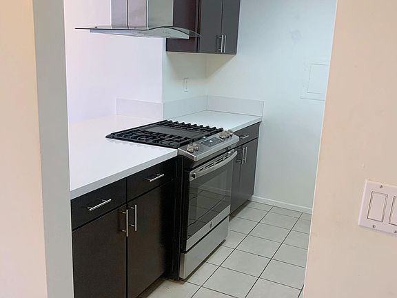 5th image of 826 2nd St APT 205